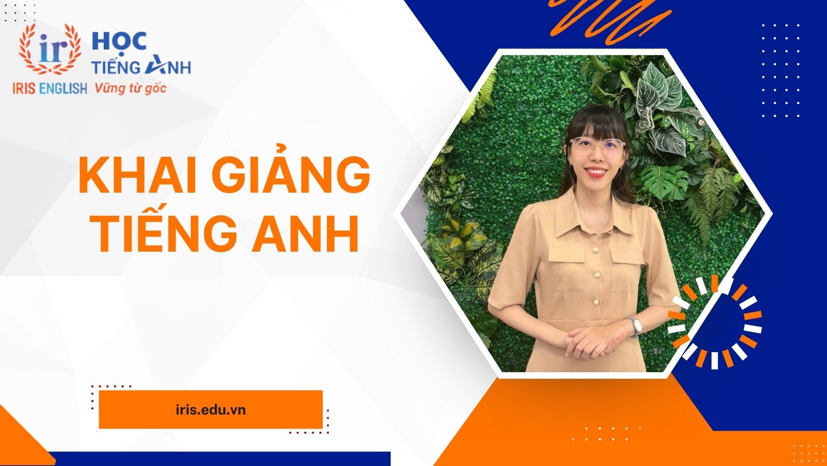 Khai giảng tiếng Anh là gì? Từ vựng, mẫu câu về lễ khai giảng